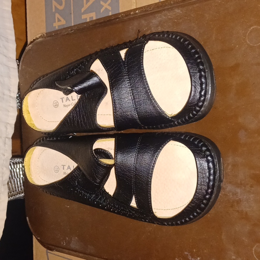 Talent Womens Size 6.5 Sandals